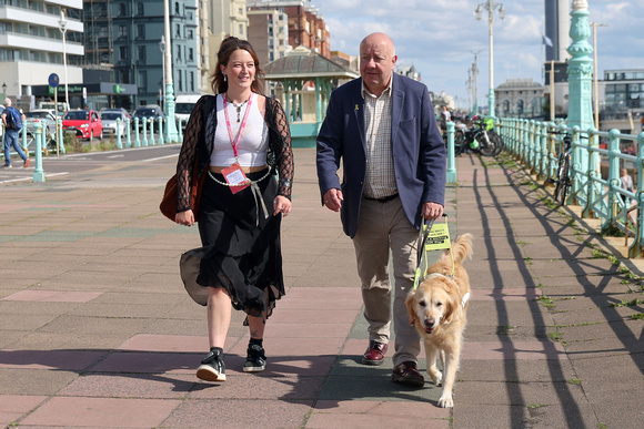 Liberal Democrat MP Steve Darling meets trainee Guide Dogs